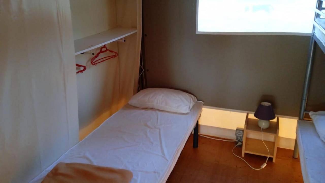 Hebergements Camping "Les Pieds Dans L'Eau" Crozon Exterior foto