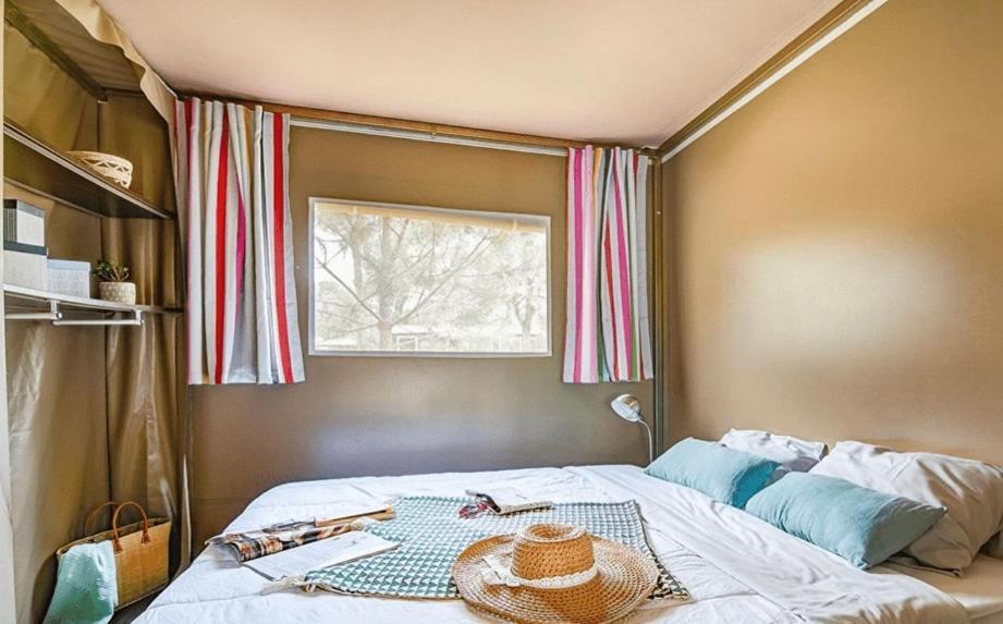 Hebergements Camping "Les Pieds Dans L'Eau" Crozon Exterior foto