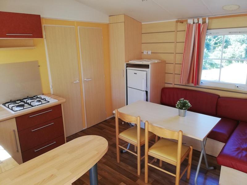 Hebergements Camping "Les Pieds Dans L'Eau" Crozon Exterior foto