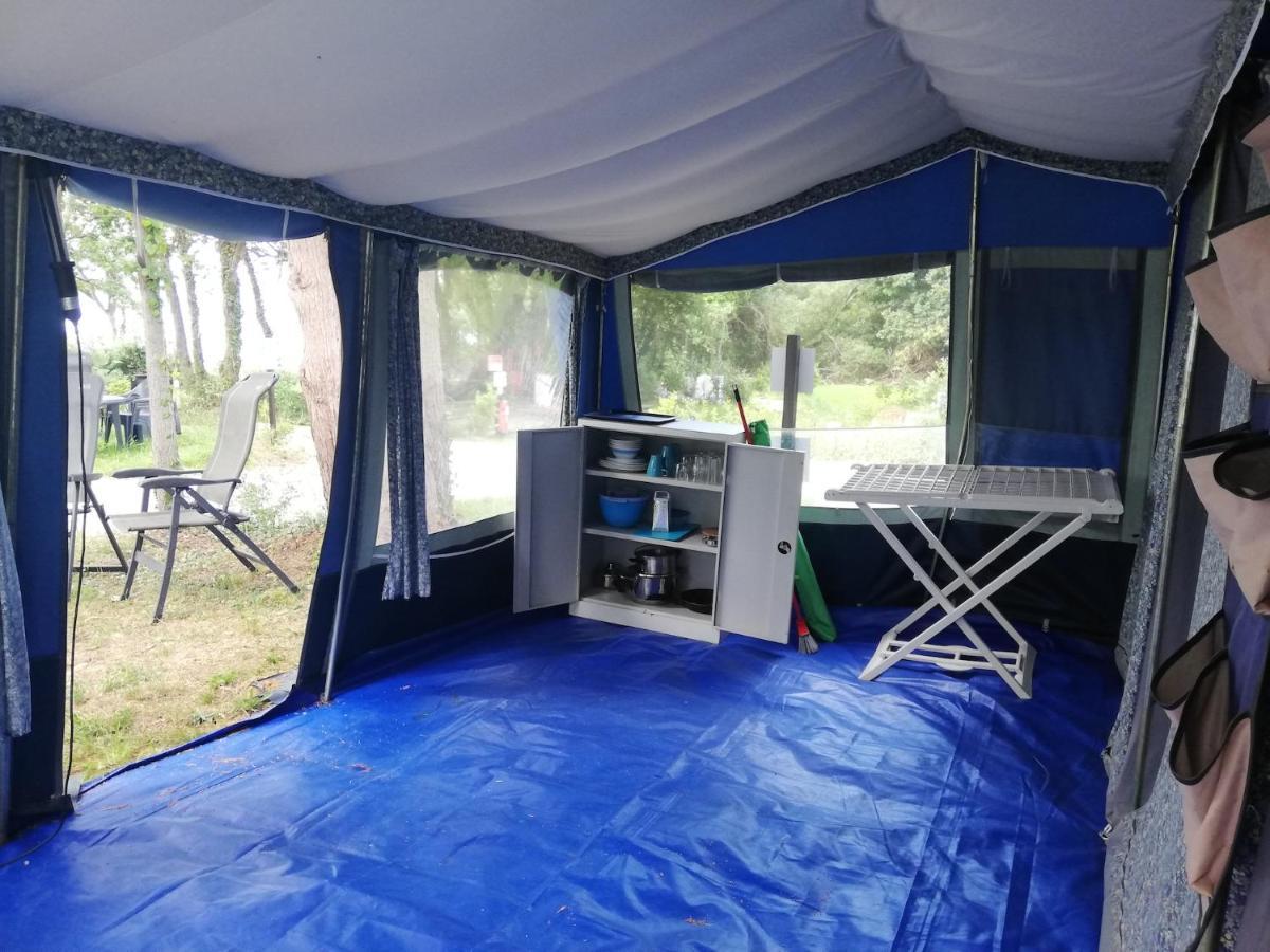 Hebergements Camping "Les Pieds Dans L'Eau" Crozon Exterior foto