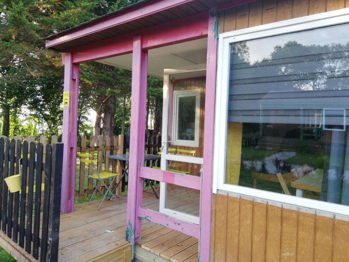 Hebergements Camping "Les Pieds Dans L'Eau" Crozon Exterior foto