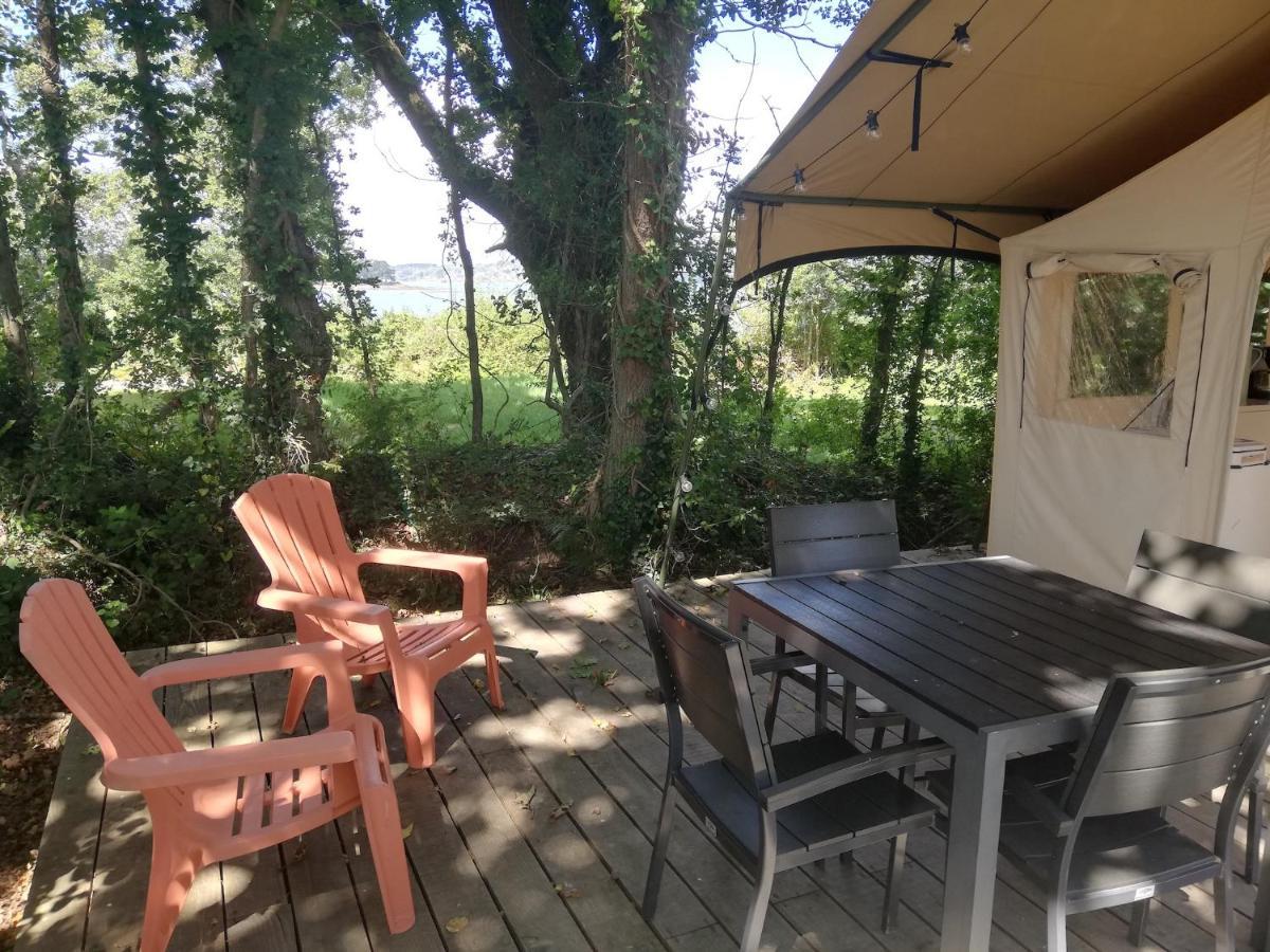 Hebergements Camping "Les Pieds Dans L'Eau" Crozon Exterior foto