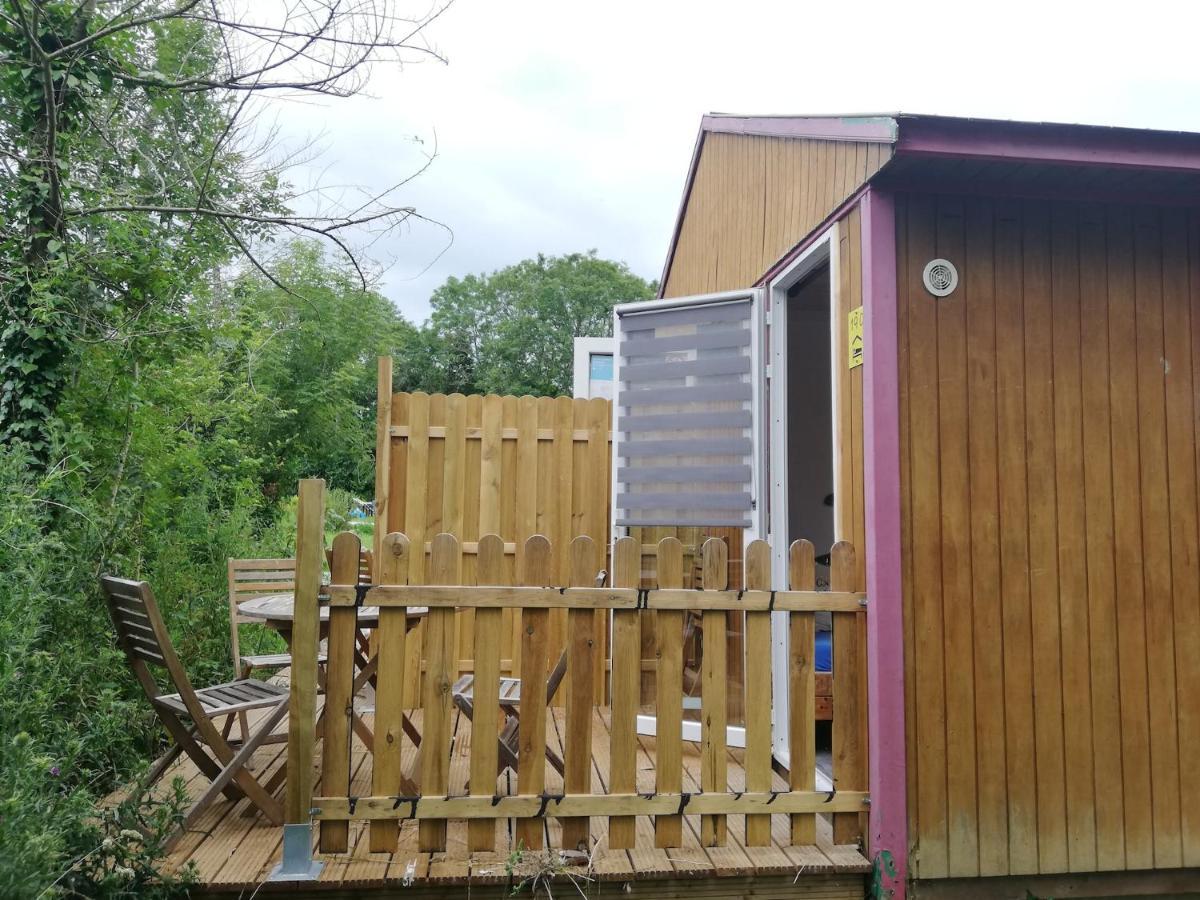Hebergements Camping "Les Pieds Dans L'Eau" Crozon Exterior foto