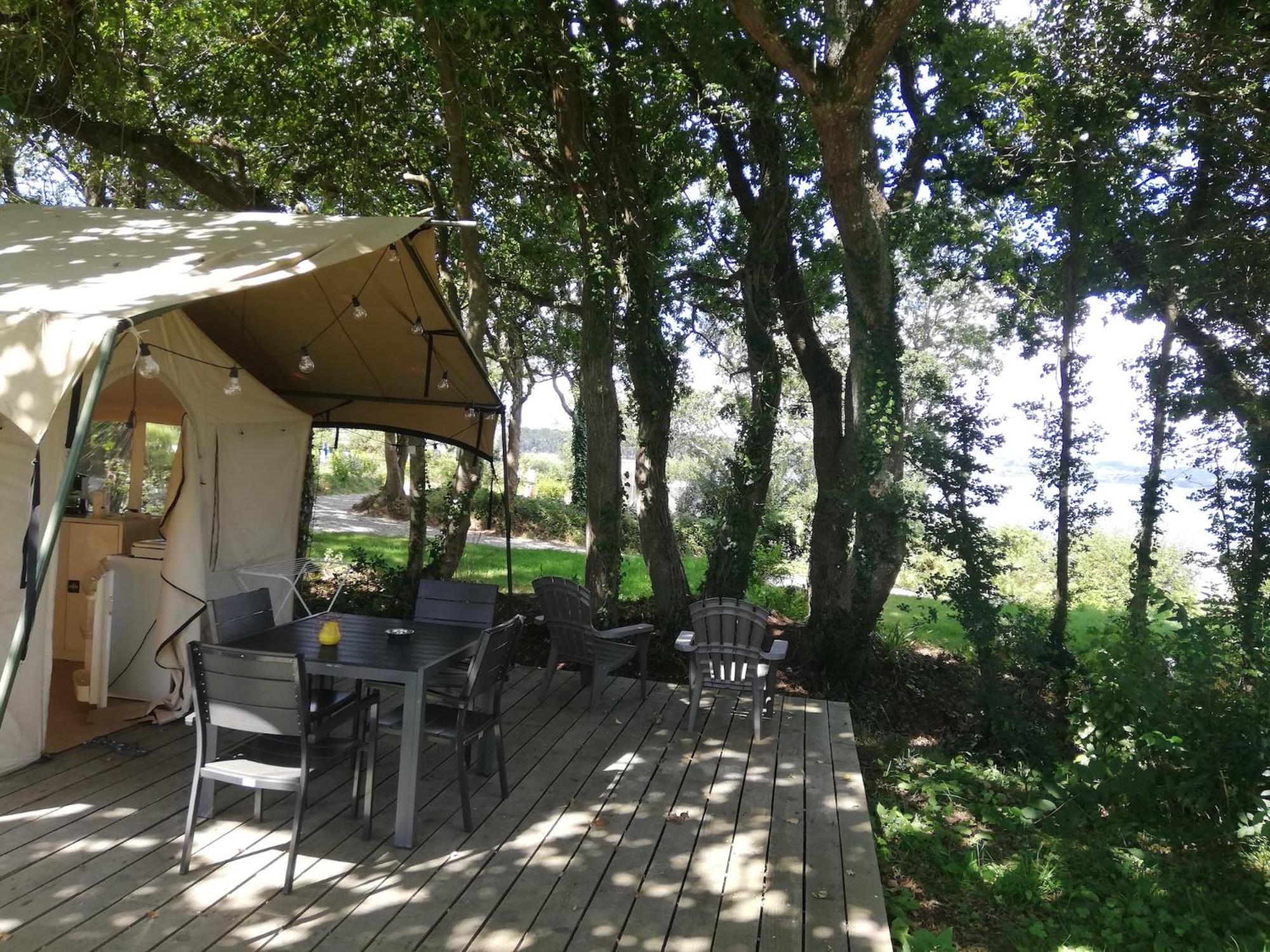 Hebergements Camping "Les Pieds Dans L'Eau" Crozon Exterior foto